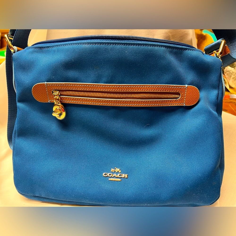 Adorable Coach Crossbody Purse - gently used- Just in time for Summer!